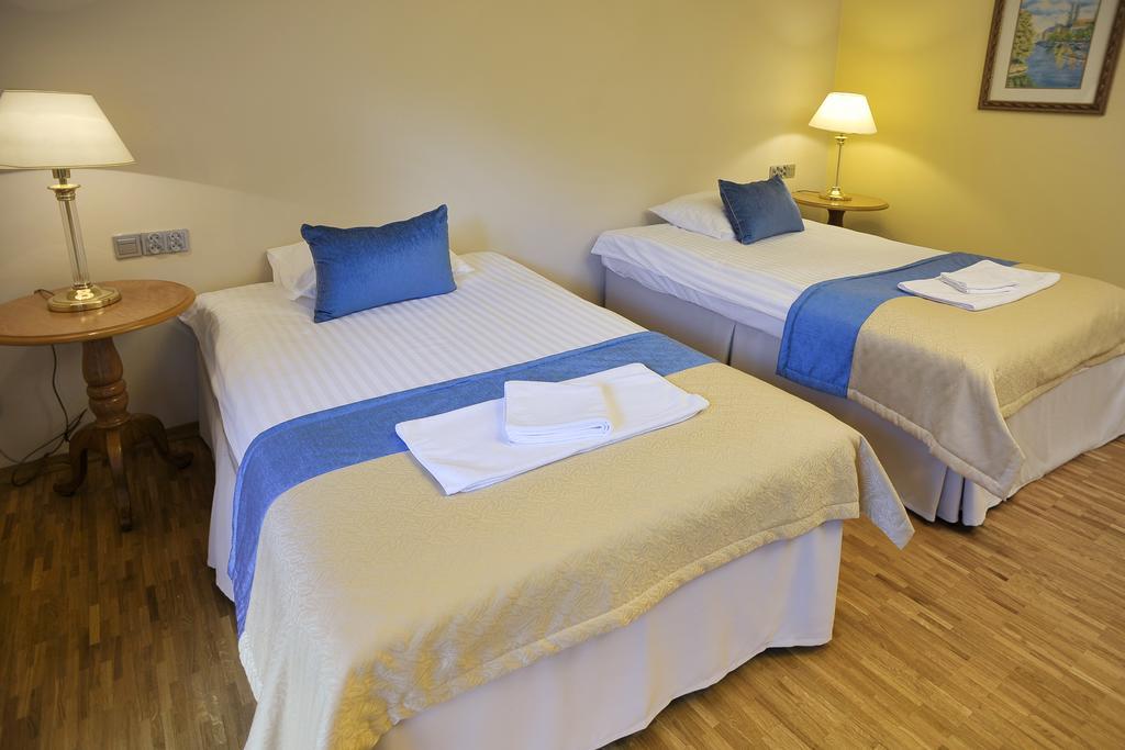 Hotel Mir-Jan Spa Ladek-Zdroj Quarto foto