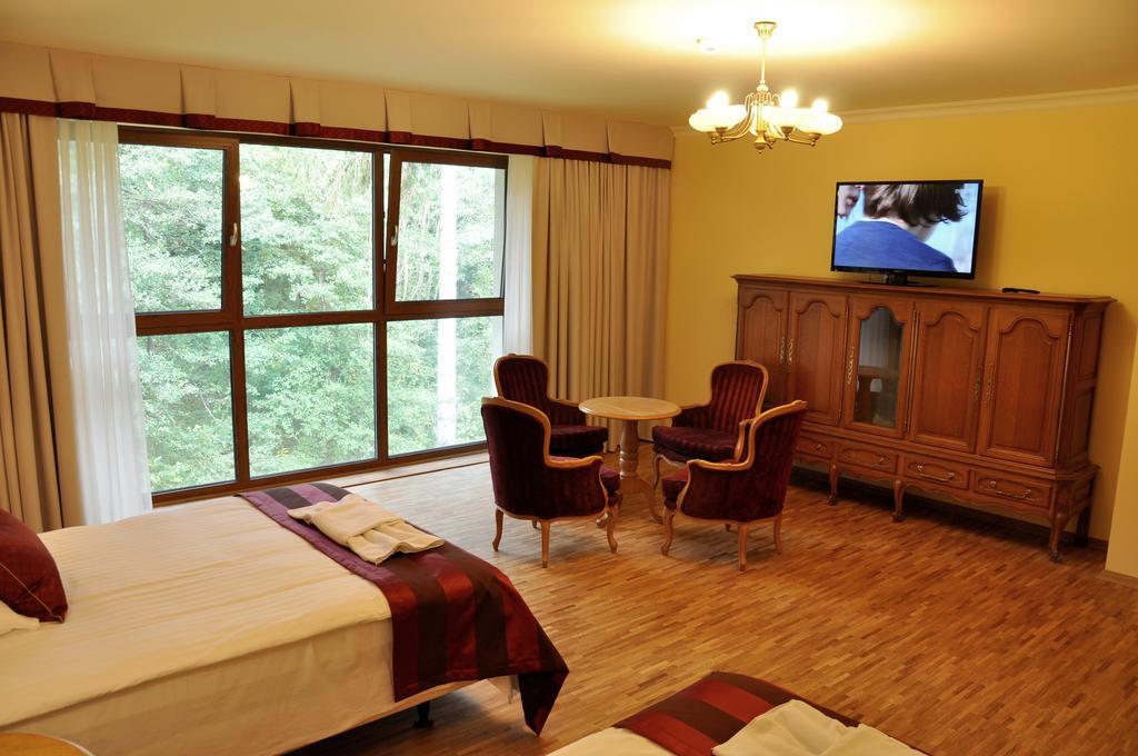 Hotel Mir-Jan Spa Ladek-Zdroj Quarto foto