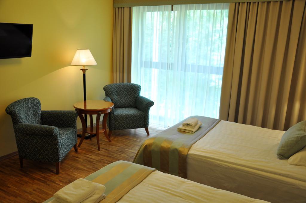 Hotel Mir-Jan Spa Ladek-Zdroj Quarto foto