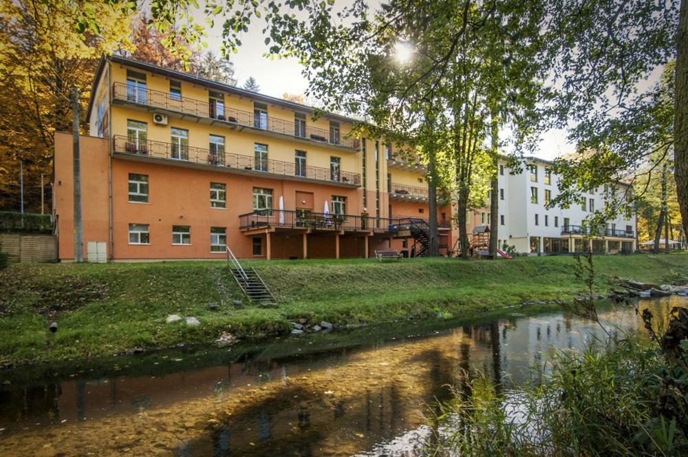 Hotel Mir-Jan Spa Ladek-Zdroj Exterior foto