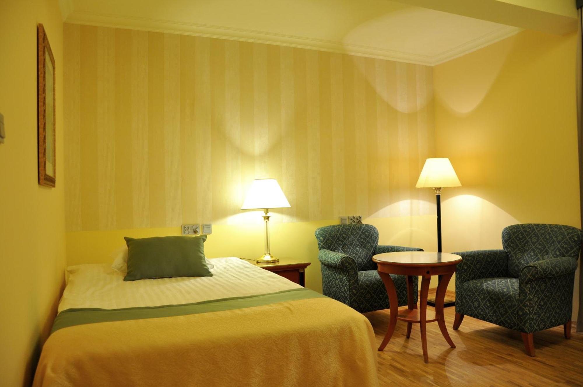 Hotel Mir-Jan Spa Ladek-Zdroj Quarto foto